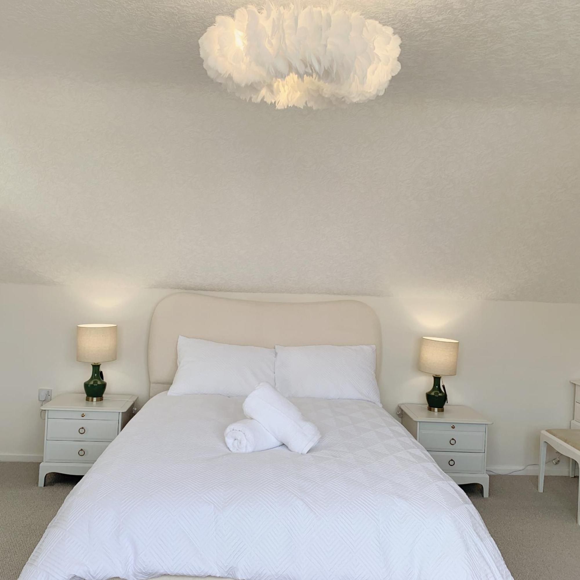 Villa Cannon Village- Elegance & Comfort By Cannon Park , A Historic Retreat Next To The Of Warwick ,free Parking ,3 Bedrooms ,sleeps 9 *