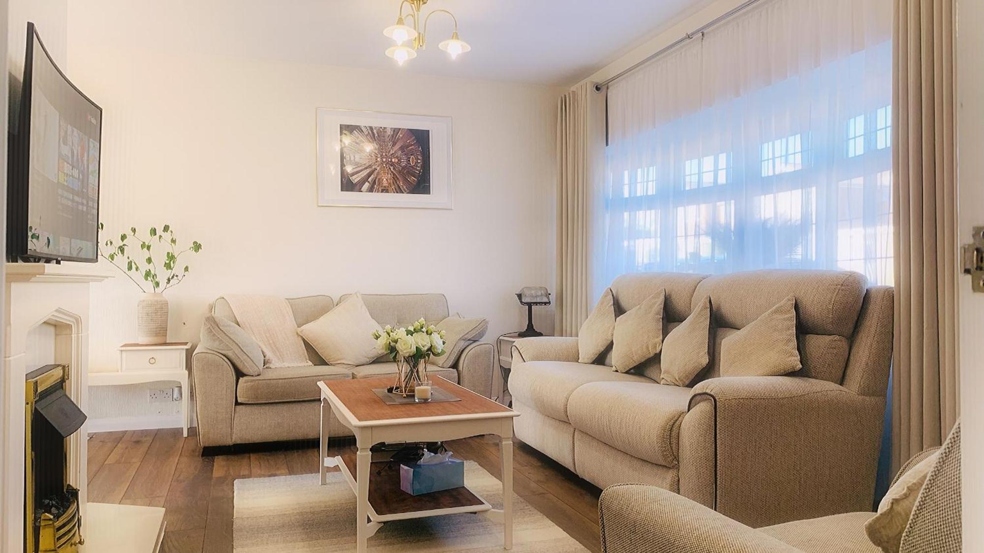 Cannon Village- Elegance & Comfort By Cannon Park , A Historic Retreat Next To The Of Warwick ,free Parking ,3 Bedrooms ,sleeps 9 * Coventry