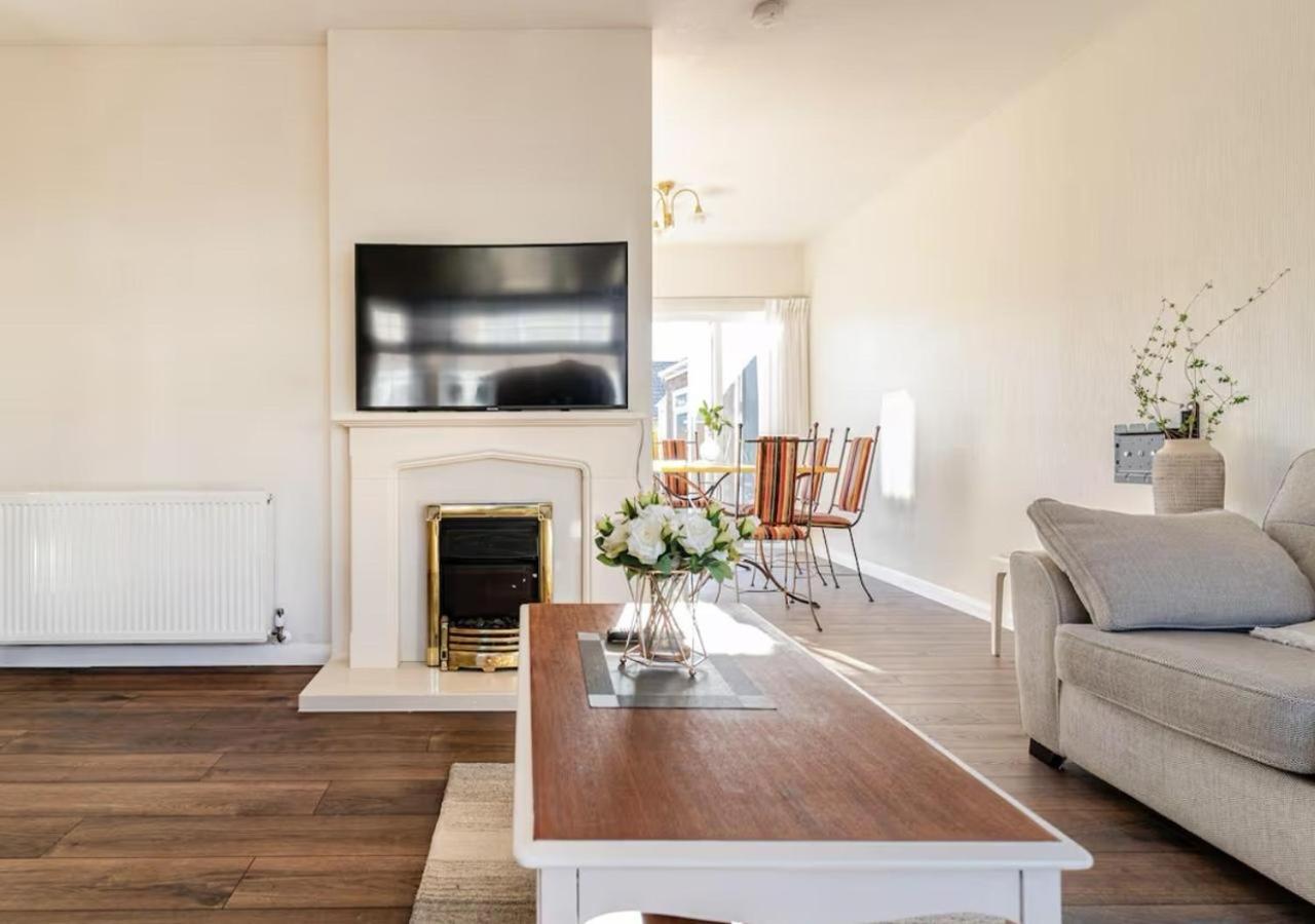 Cannon Village- Elegance & Comfort By Cannon Park , A Historic Retreat Next To The Of Warwick ,free Parking ,3 Bedrooms ,sleeps 9 Villa
