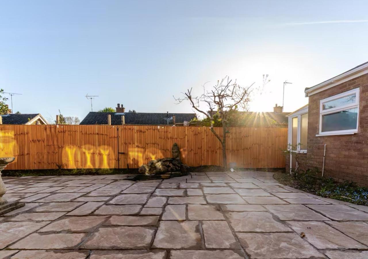 Villa Cannon Village- Elegance & Comfort By Cannon Park , A Historic Retreat Next To The Of Warwick ,free Parking ,3 Bedrooms ,sleeps 9 Coventry